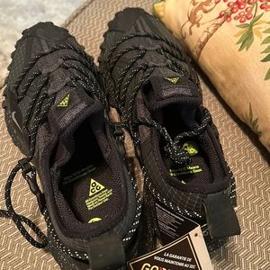 Nike gortex waterproof shoes